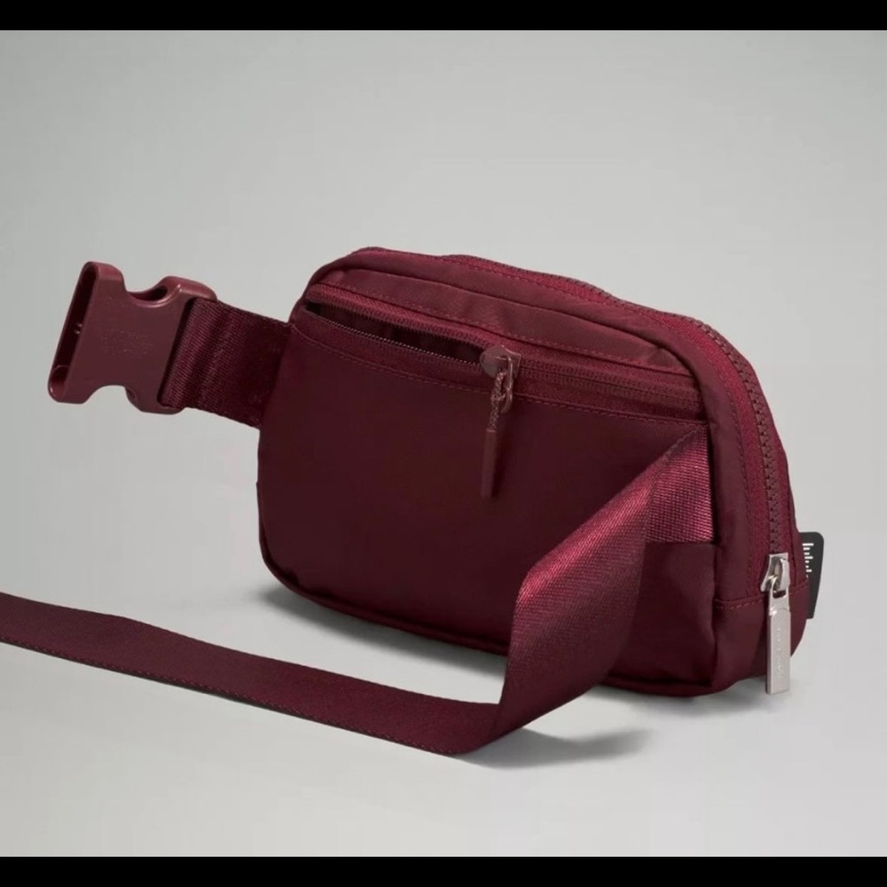 NFS💢 LULULEMON EVERYWHERE BELT BAG - Picture 5 of 15